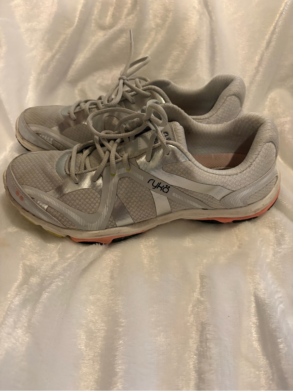 Ryka Women's Light Gray Athletic Lace-Up Walking Sneakers with Coral Accents
